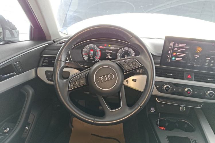 Used Audi A4L 2022 40 TFSI Fashion Dynamic Model Steering Wheel