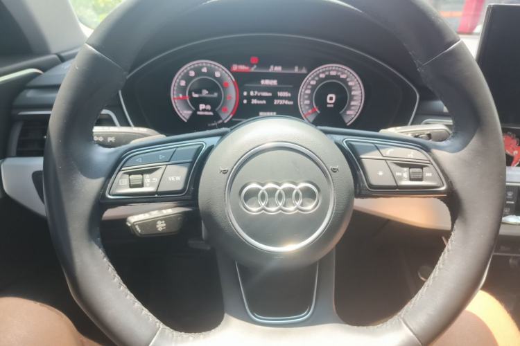Used Audi A4L 2022 40 TFSI Luxury Dynamic Model Steering Wheel