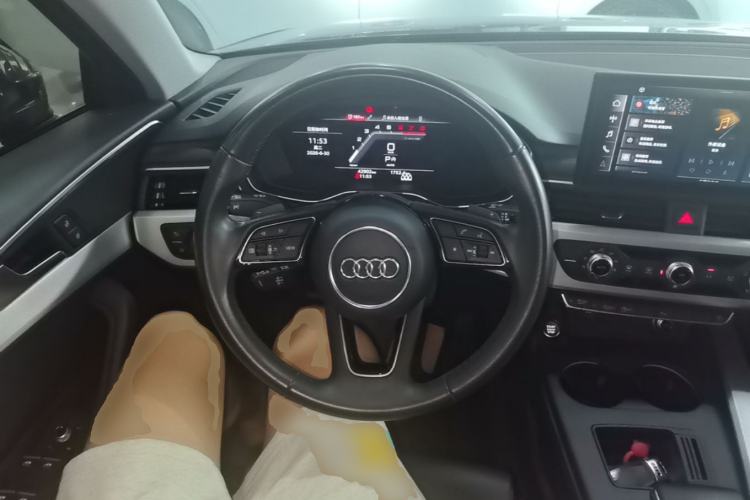 Used Audi A4L 2022 40 TFSI Fashion Dynamic Model Steering Wheel