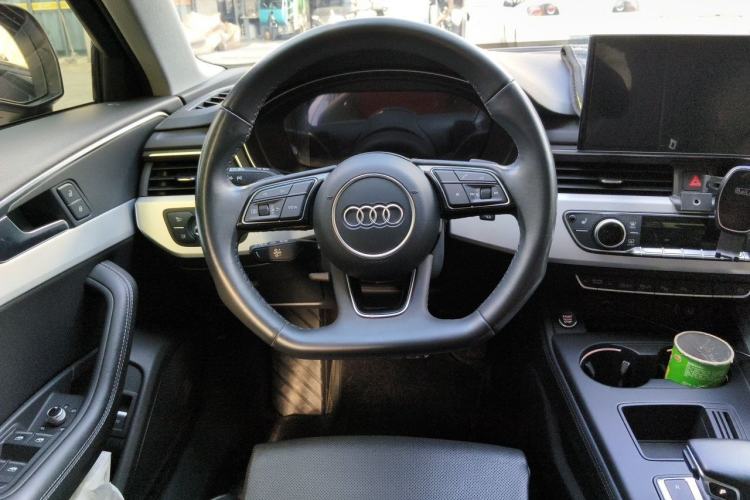 Used Audi A4L 2022 40 TFSI Luxury Dynamic Model Steering Wheel