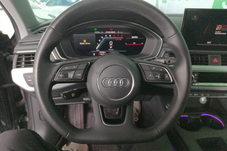 Used Audi A4L 2022 40 TFSI Luxury Dynamic Model Steering Wheel