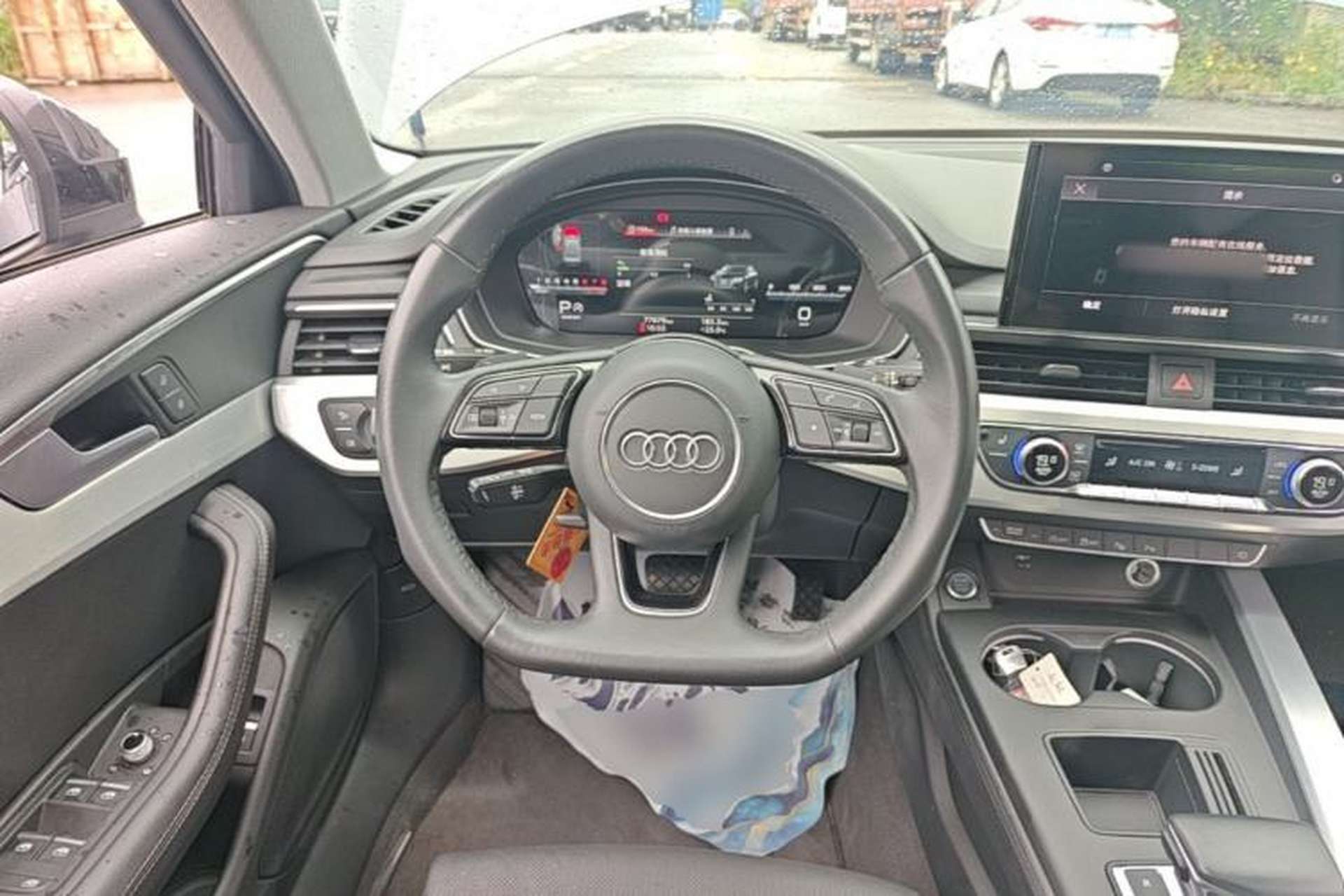 Used Audi A4L 2022 40 TFSI Luxury Dynamic Model Steering Wheel