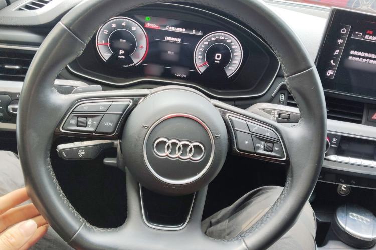 Used Audi A4L 2022 40 TFSI Luxury Dynamic Model Steering Wheel