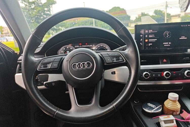 Used Audi A4L 2022 40 TFSI Fashion Dynamic Model Steering Wheel