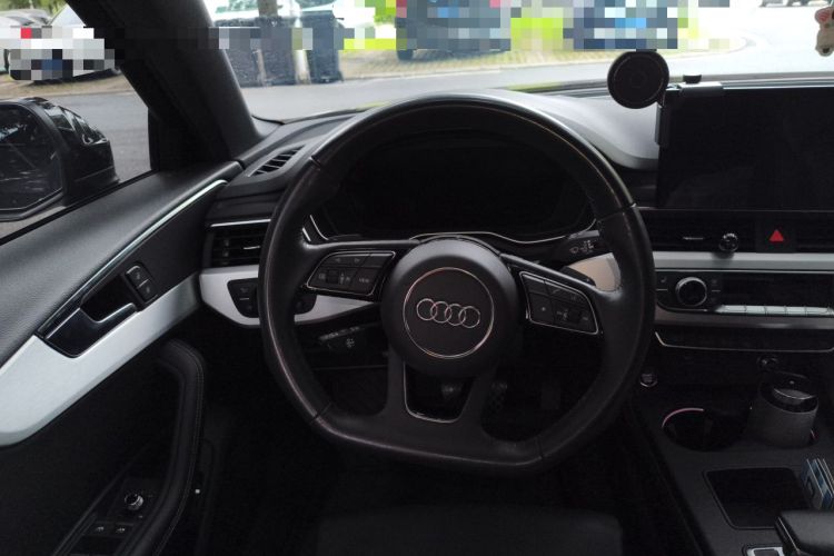 Used Audi A4L 2022 40 TFSI Luxury Dynamic Model Steering Wheel