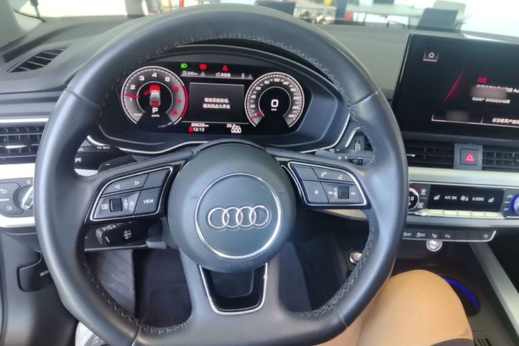 Used Audi A4L 2022 40 TFSI Luxury Dynamic Model Steering Wheel