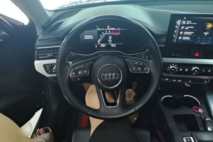 Used Audi A4L 2022 40 TFSI Fashion Dynamic Model Steering Wheel