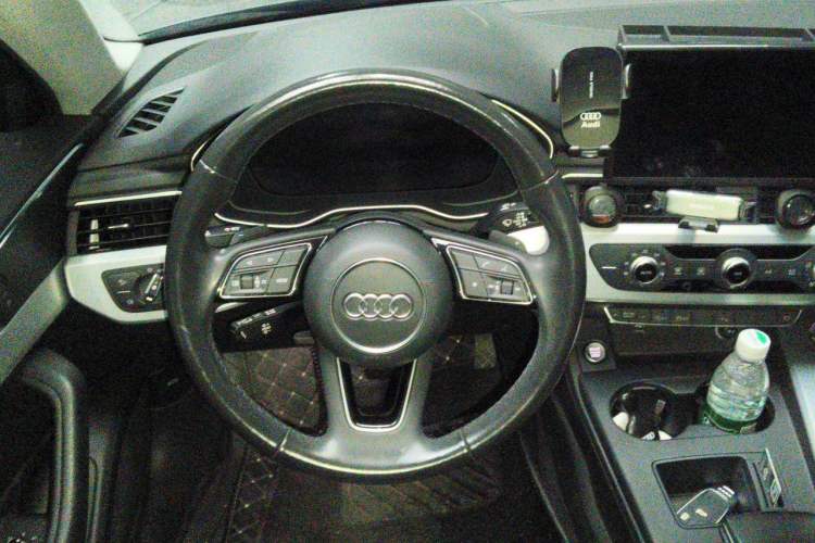Used Audi A4L 2022 40 TFSI Fashion Dynamic Model Steering Wheel