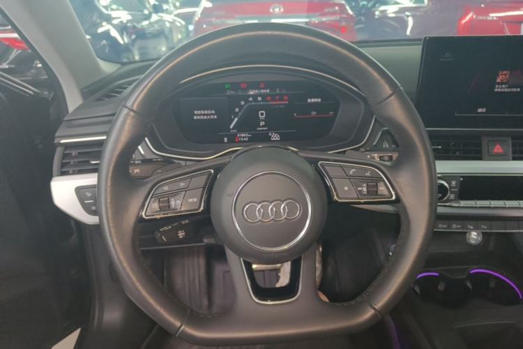Used Audi A4L 2022 40 TFSI Luxury Dynamic Model Steering Wheel