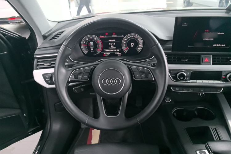 Used Audi A4L 2022 40 TFSI Fashion Dynamic Model Steering Wheel