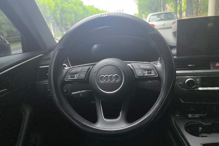 Used Audi A4L 2022 40 TFSI Fashion Dynamic Model Steering Wheel