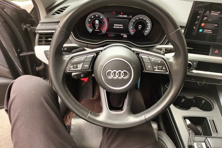 Used Audi A4L 2022 40 TFSI Fashion Dynamic Model Steering Wheel