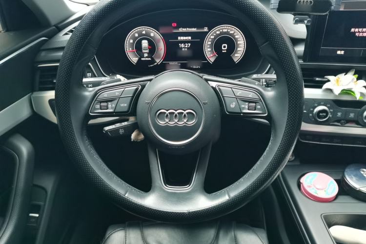 Used Audi A4L 2022 40 TFSI Fashion Dynamic Model Steering Wheel