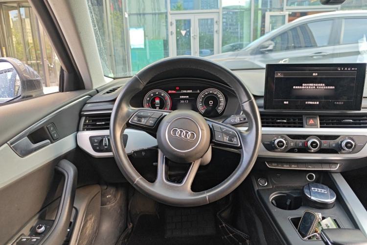 Used Audi A4L 2022 40 TFSI Fashion Dynamic Model Steering Wheel