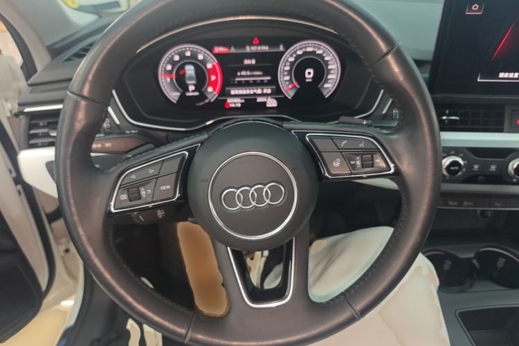 Used Audi A4L 2022 40 TFSI Fashion Dynamic Model Steering Wheel