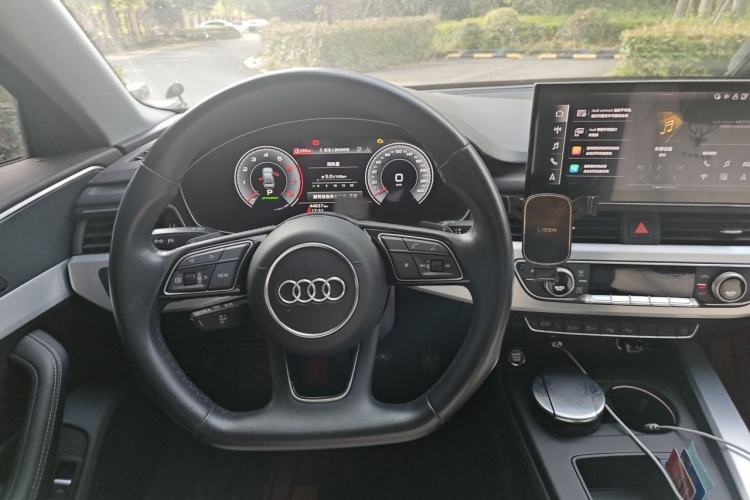 Used Audi A4L 2022 40 TFSI Luxury Dynamic Model Steering Wheel