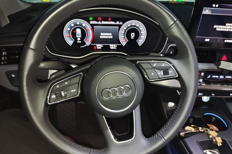 Used Audi A4L 2022 40 TFSI Luxury Dynamic Model Steering Wheel