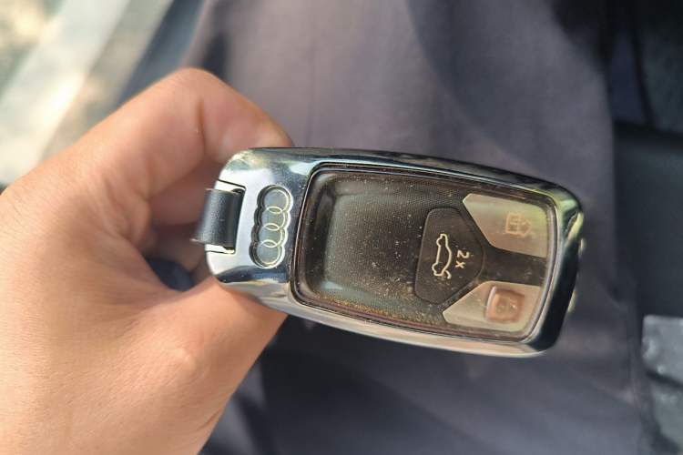 Used Audi A4L 2022 40 TFSI Fashion Dynamic Model Vehicle Key