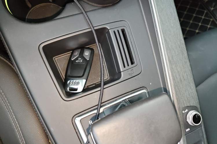 Used Audi A4L 2022 40 TFSI Stylish and Elegant Edition Vehicle Key
