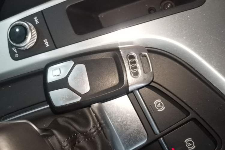 Used Audi A4L 2022 40 TFSI Luxury Dynamic Model Vehicle Key