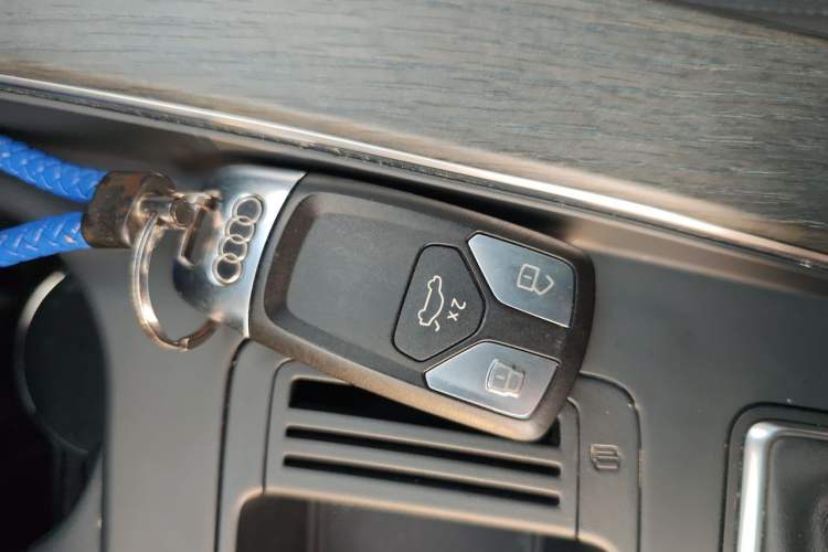 Used Audi A4L 2022 40 TFSI Stylish and Elegant Edition Vehicle Key