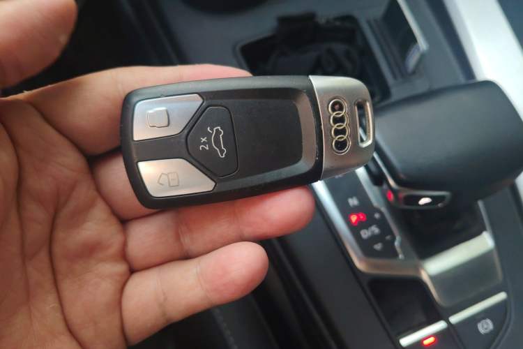 Used Audi A4L 2022 40 TFSI Fashion Dynamic Model Vehicle Key