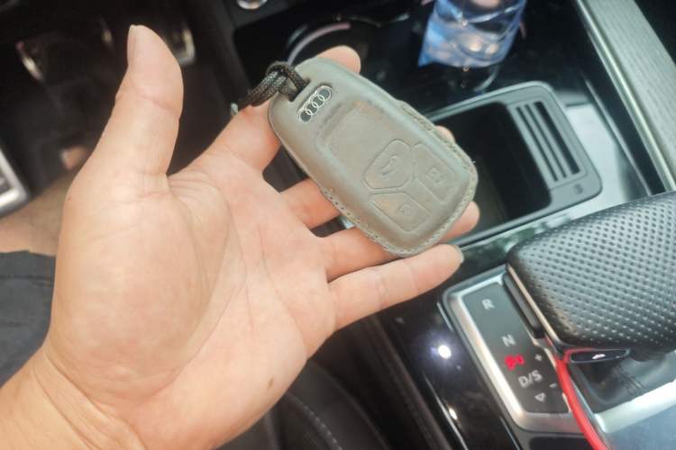 Used Audi A4L 2022 40 TFSI Luxury Dynamic Model Vehicle Key