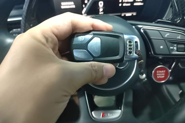 Used Audi A4L 2022 40 TFSI Luxury Dynamic Model Vehicle Key