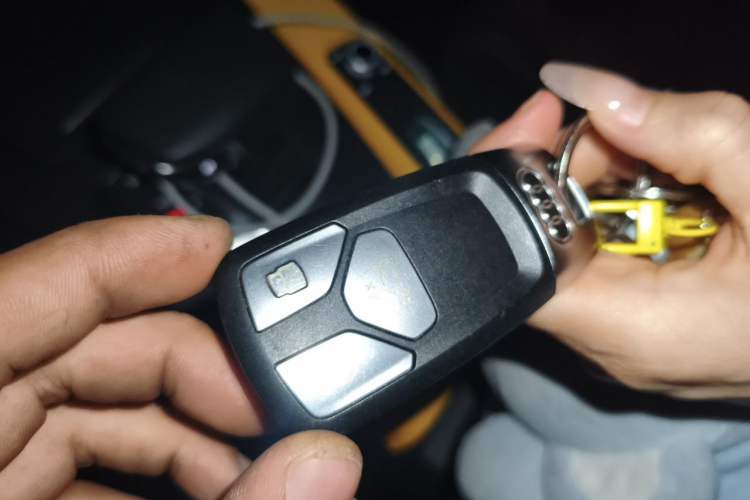 Used Audi A4L 2022 40 TFSI Luxury Dynamic Model Vehicle Key