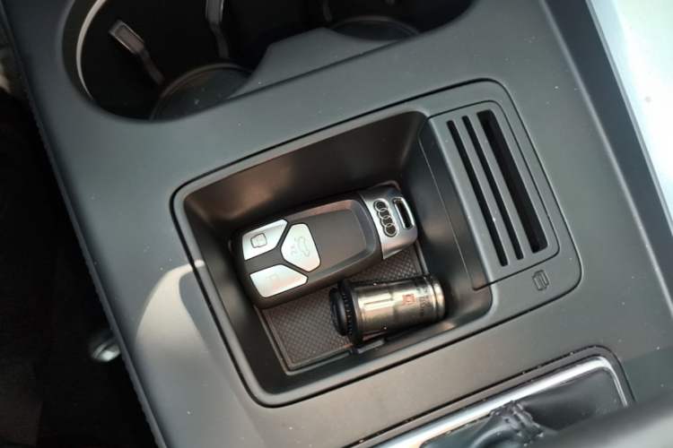 Used Audi A4L 2022 40 TFSI Luxury Dynamic Model Vehicle Key