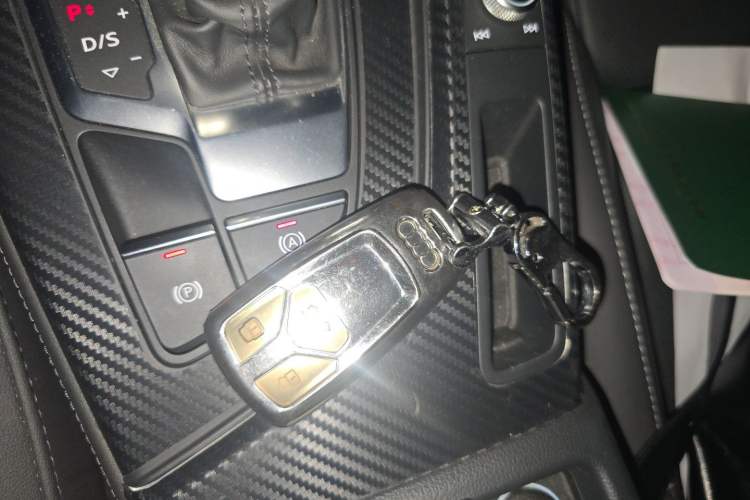 Used Audi A4L 2022 40 TFSI Luxury Dynamic Model Vehicle Key