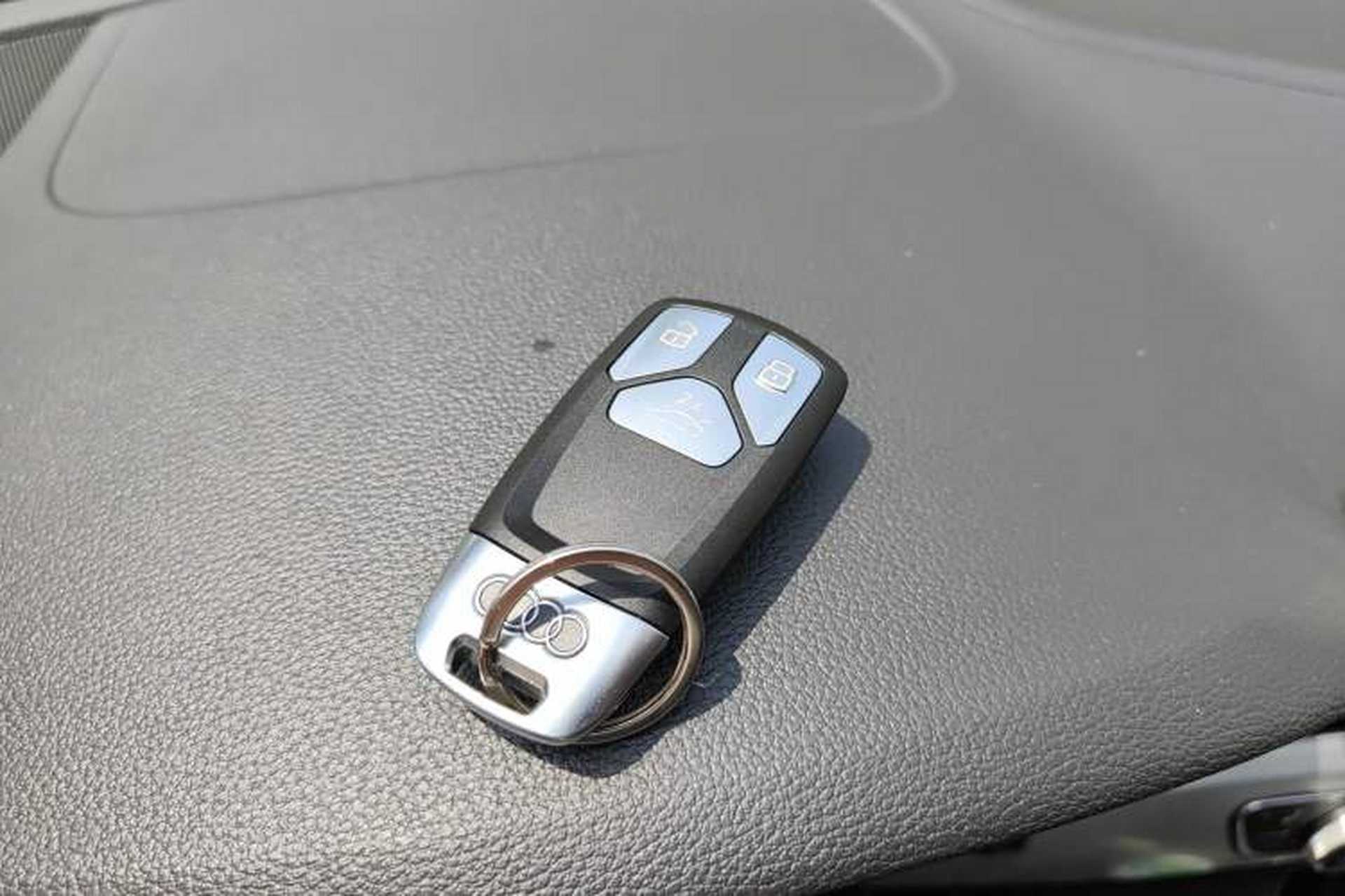 Used Audi A4L 2022 40 TFSI Luxury Dynamic Model Vehicle Key
