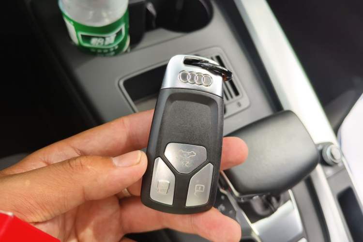Used Audi A4L 2022 40 TFSI Luxury Dynamic Model Vehicle Key