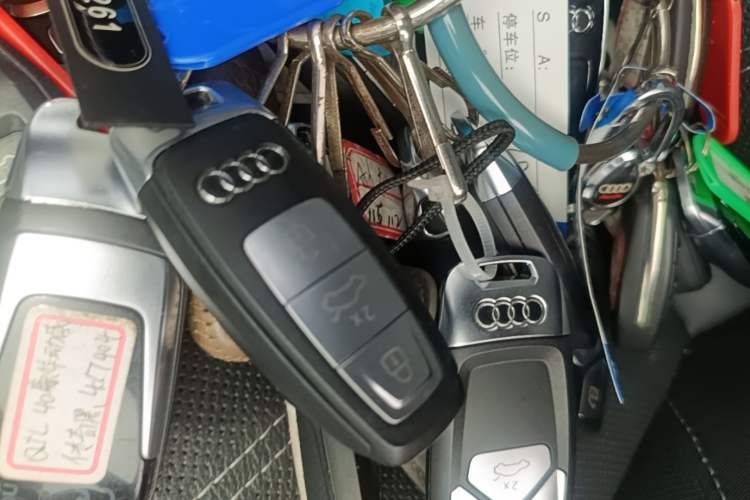 Used Audi A4L 2022 40 TFSI Luxury Dynamic Model Vehicle Key