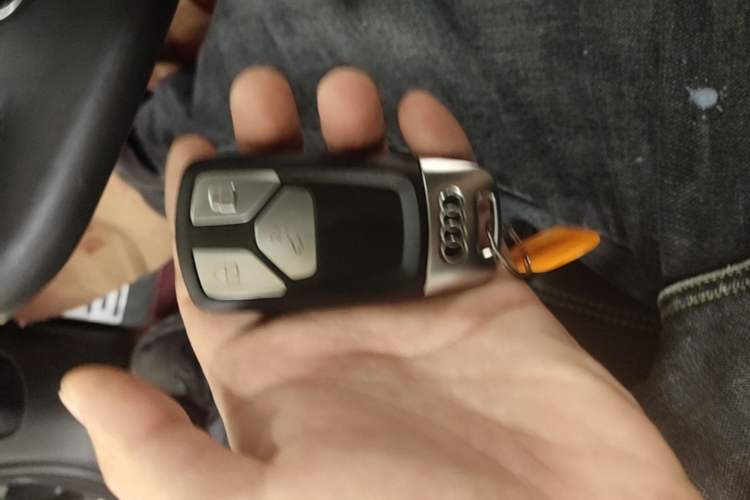 Used Audi A4L 2022 40 TFSI Luxury Dynamic Model Vehicle Key