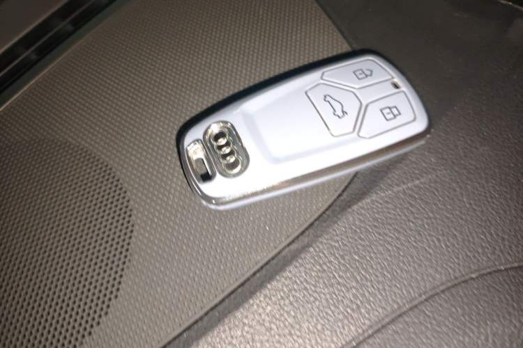 Used Audi A4L 2022 40 TFSI Fashion Dynamic Model Vehicle Key