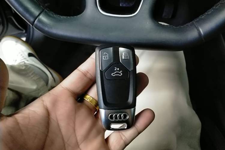 Used Audi A4L 2022 40 TFSI Luxury Dynamic Model Vehicle Key