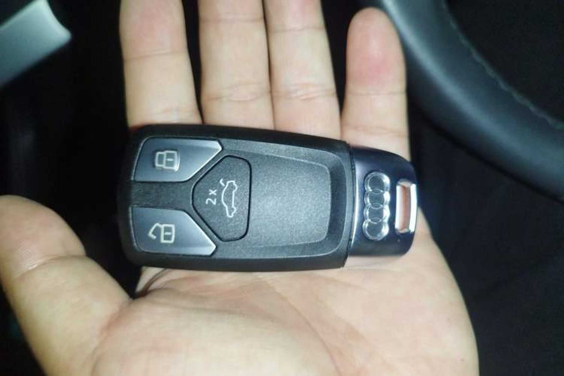 Used Audi A4L 2022 40 TFSI Luxury Dynamic Model Vehicle Key