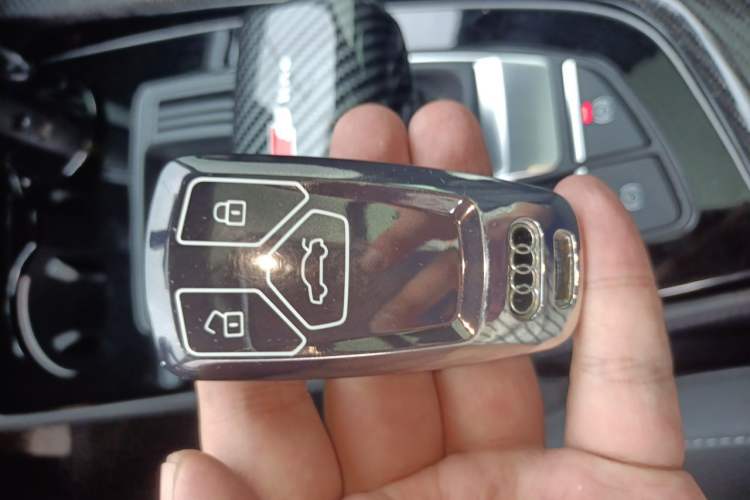 Used Audi A4L 2022 40 TFSI Fashion Dynamic Model Vehicle Key
