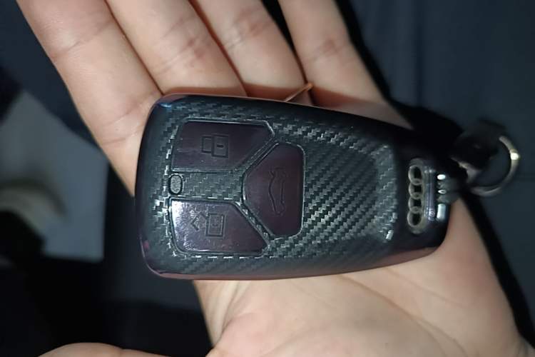 Used Audi A4L 2022 40 TFSI Luxury Dynamic Model Vehicle Key