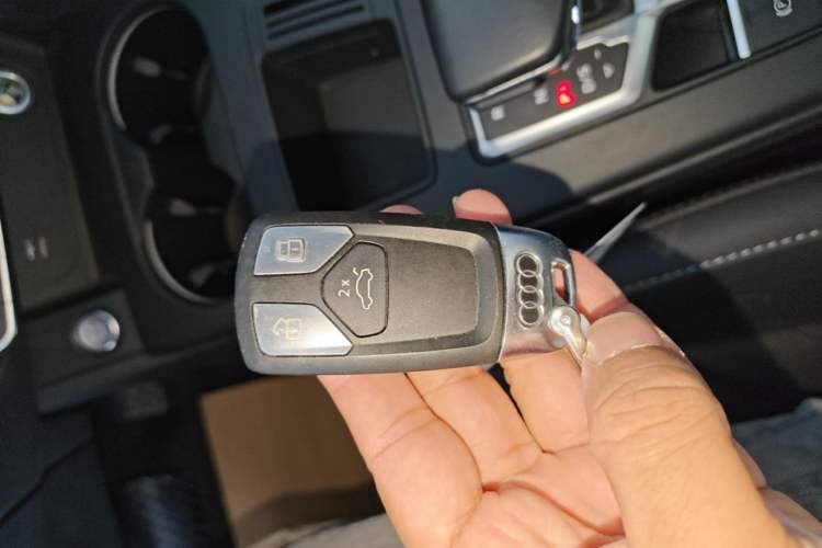 Used Audi A4L 2022 40 TFSI Fashion Dynamic Model Vehicle Key