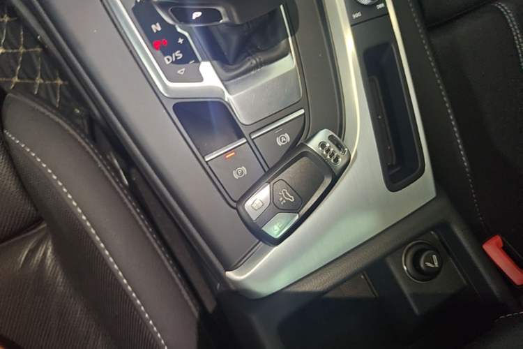 Used Audi A4L 2022 40 TFSI Fashion Dynamic Model Vehicle Key
