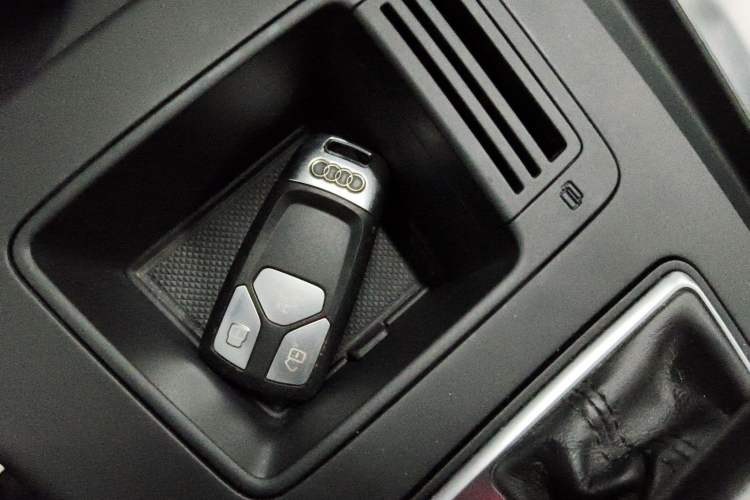 Used Audi A4L 2022 40 TFSI Luxury Dynamic Model Vehicle Key
