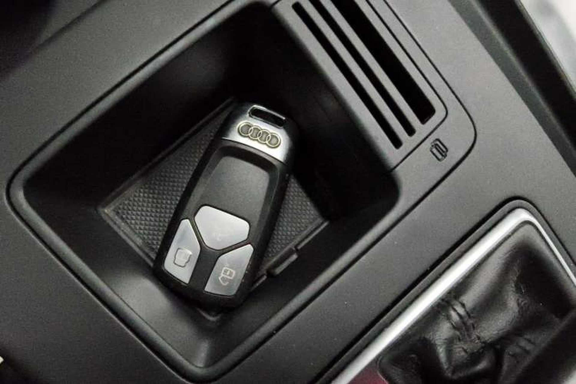 Used Audi A4L 2022 40 TFSI Luxury Dynamic Model Vehicle Key