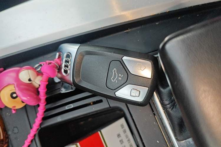 Used Audi A4L 2022 40 TFSI Fashion Dynamic Model Vehicle Key