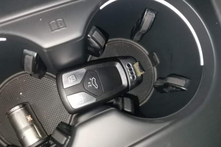 Used Audi A4L 2022 40 TFSI Fashion Dynamic Model Vehicle Key