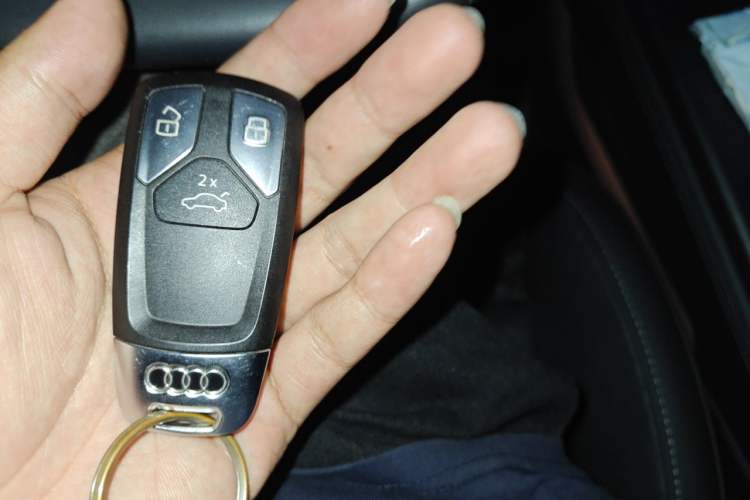 Used Audi A4L 2022 40 TFSI Luxury Dynamic Model Vehicle Key