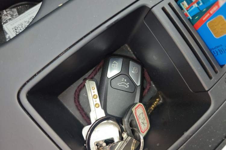 Used Audi A4L 2022 40 TFSI Stylish and Elegant Edition Vehicle Key