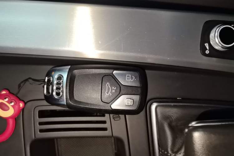 Used Audi A4L 2022 40 TFSI Fashion Dynamic Model Vehicle Key