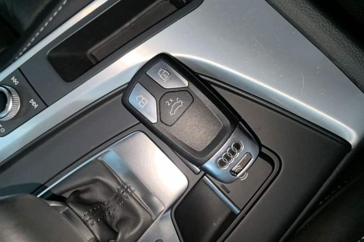 Used Audi A4L 2022 40 TFSI Fashion Dynamic Model Vehicle Key